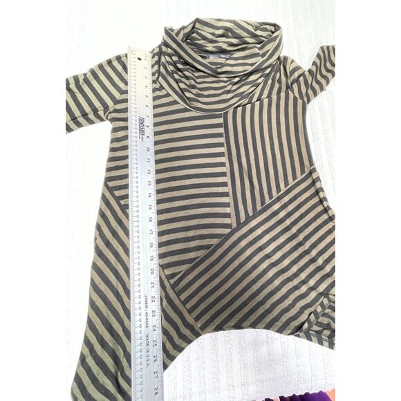 Joan Vass Women's Medium Long Sleeve Cowl Neck Top Black Stripes Asymmetric Hem - Picture 8 of 8